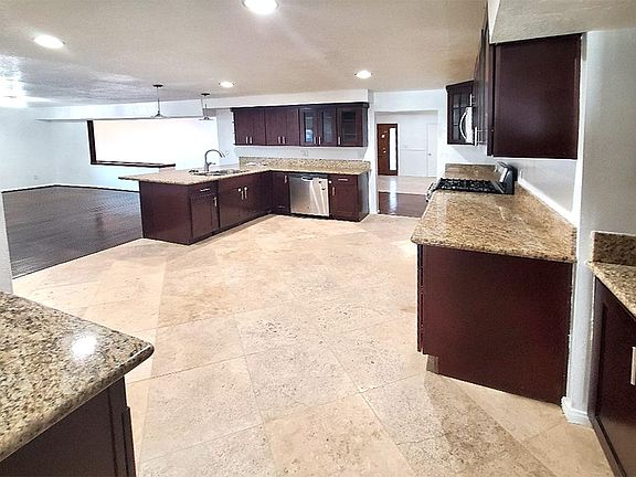 4th image of 22730 Macfarlane Dr
