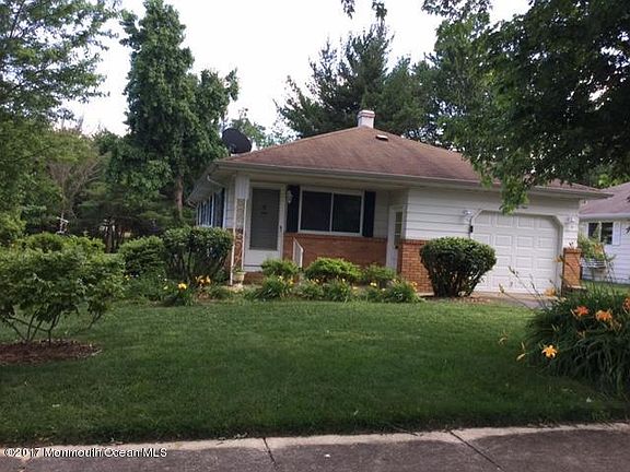 3rd image of 89 Charlotteville Dr S