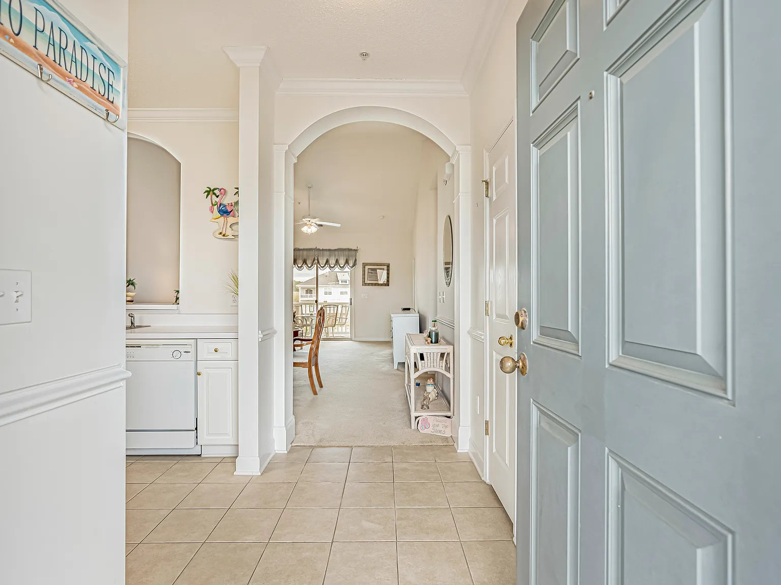 2 bed, 1000 sqft, $1,600 — Photo 3