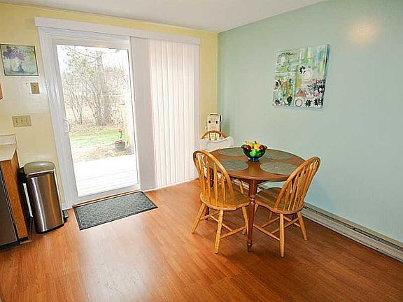 4th image of 17 Brookwest Lane #17