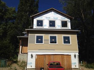 8915 20th Ave NE, Seattle, WA 98115