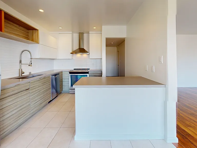 2642 Greenwich St #102 — Photo 4