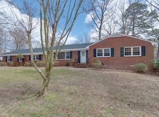 534 Kings Grant Rd, Virginia Beach, VA 23452