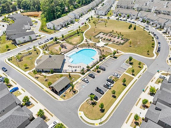 4th image of 4931 Silver Canoe Way