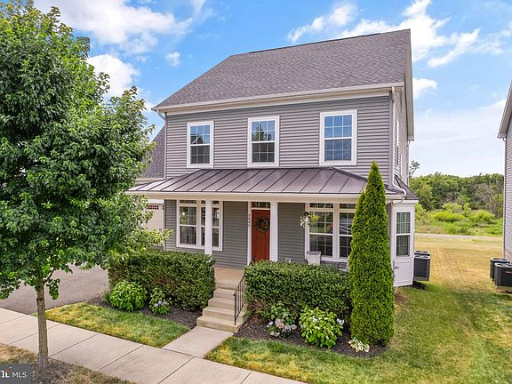 3rd image of 9045 Randolph Cir