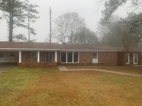 1843 Sherwood Dr, Laurel, MS 39440