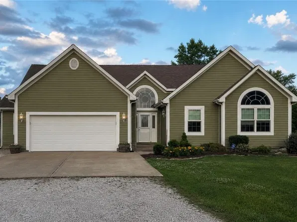27423 New Lancaster Rd, Louisburg, KS 66053