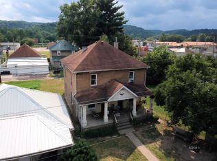 1035 Poplar St, Nelsonville, OH 45764