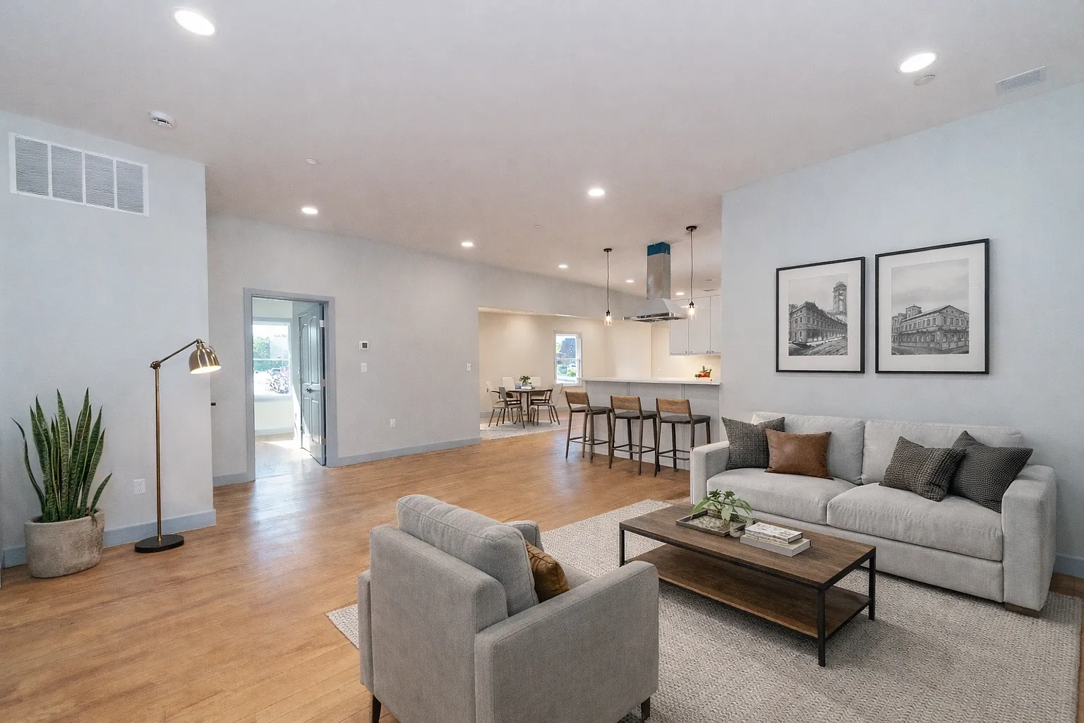 2 bed, 1355 sqft, $2,700 — Photo 4