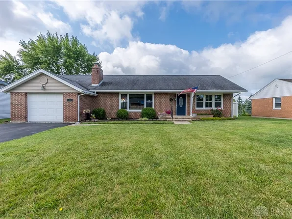 18 March Ave, Brookville, OH 45309