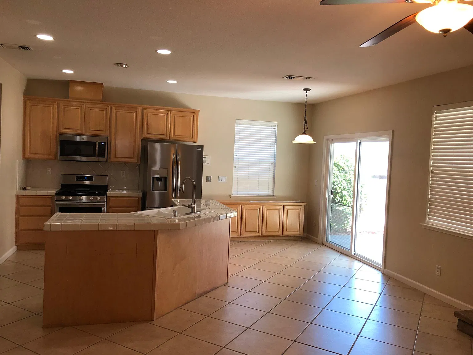 907 Countrywood Cir — Photo 3