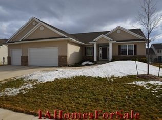 815 Juniper Ave, Robins, IA 52328