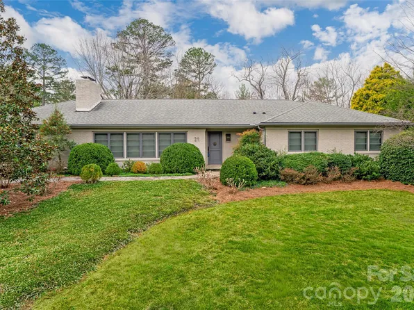 21 Pine Tree Cir, Asheville, NC 28804