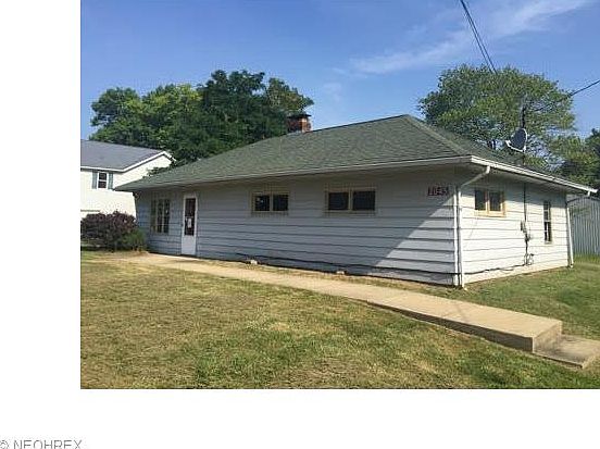 1st image of 2045 Oakes Dr