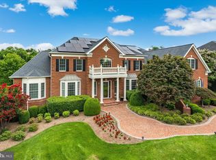 43126 Meadow Grove Dr, Ashburn, VA 20147