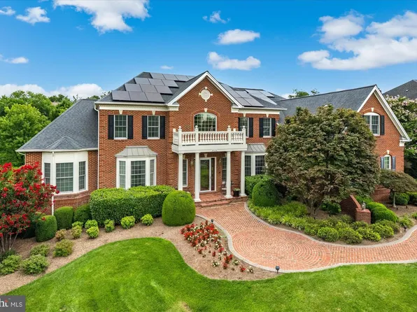 43126 Meadow Grove Dr, Ashburn, VA 20147