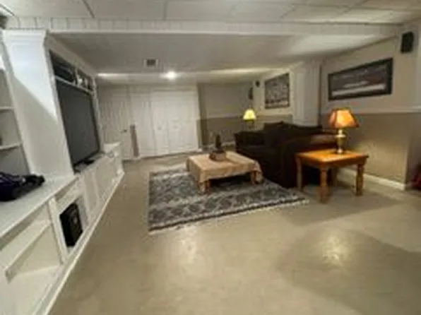 48551 Oak Bridge Dr, Canton, MI 48188