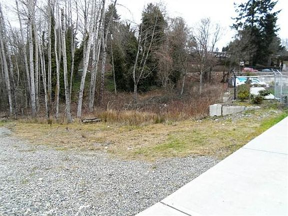 3rd image of 13310 Martin Luther King Jr Way S