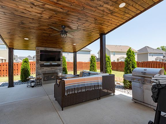 4th image of 410 Frostview Ln