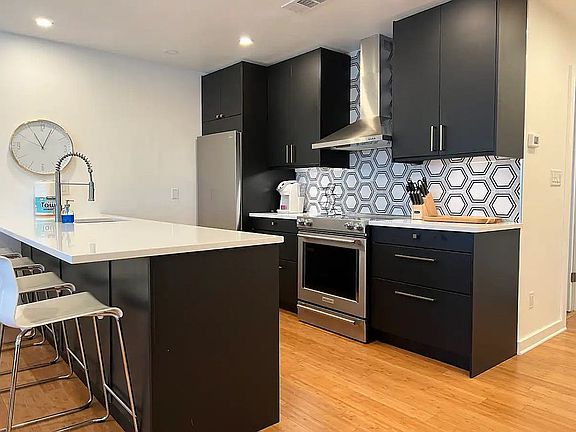 White quartz countertops