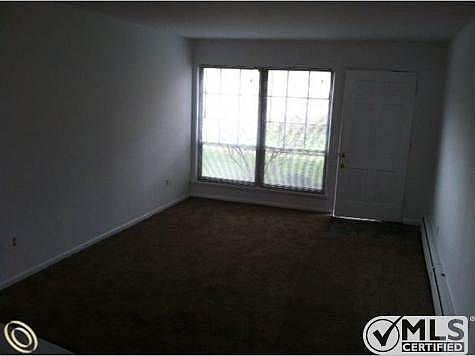Living Rm.JPG