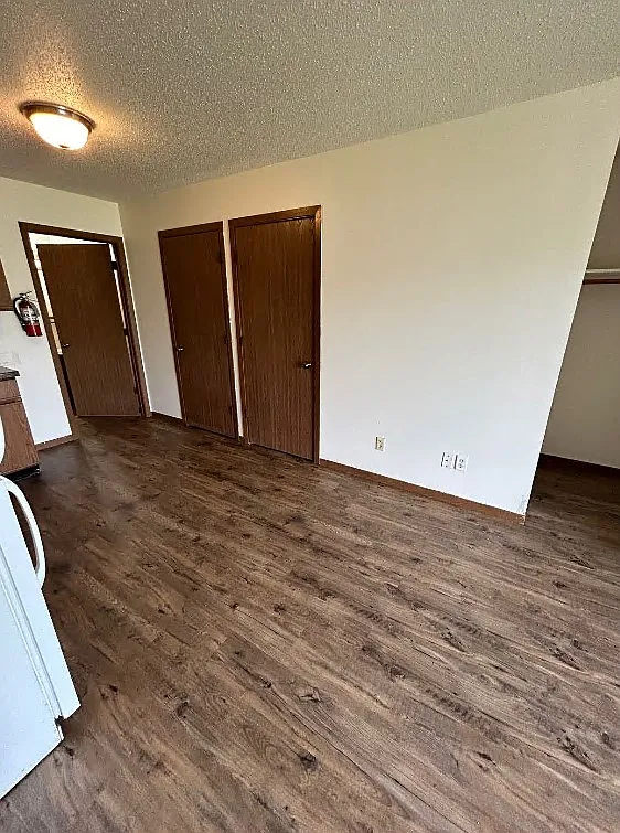 Studio, $595 — Photo 1