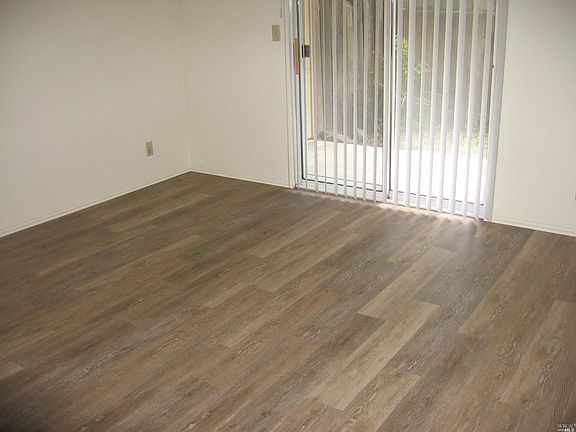 5th image of 270 Brown St APT 2