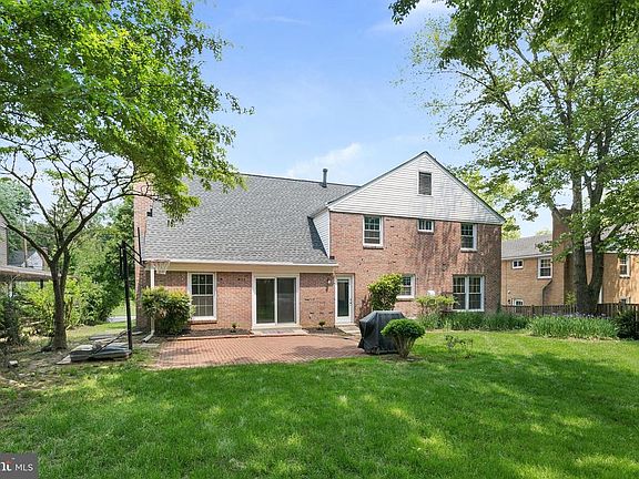 3rd image of 7012 Tilden Ln