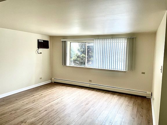 2nd image of 17820 Oak Park Ave #3