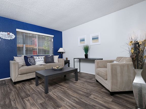 The Marq at 1600 - Living Room