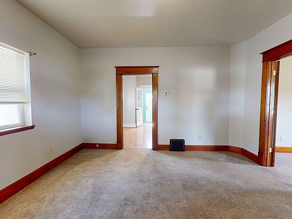 4th image of 1208 E 9th St