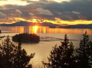 1210 Brighton Crest Dr, Bellingham, WA 98229