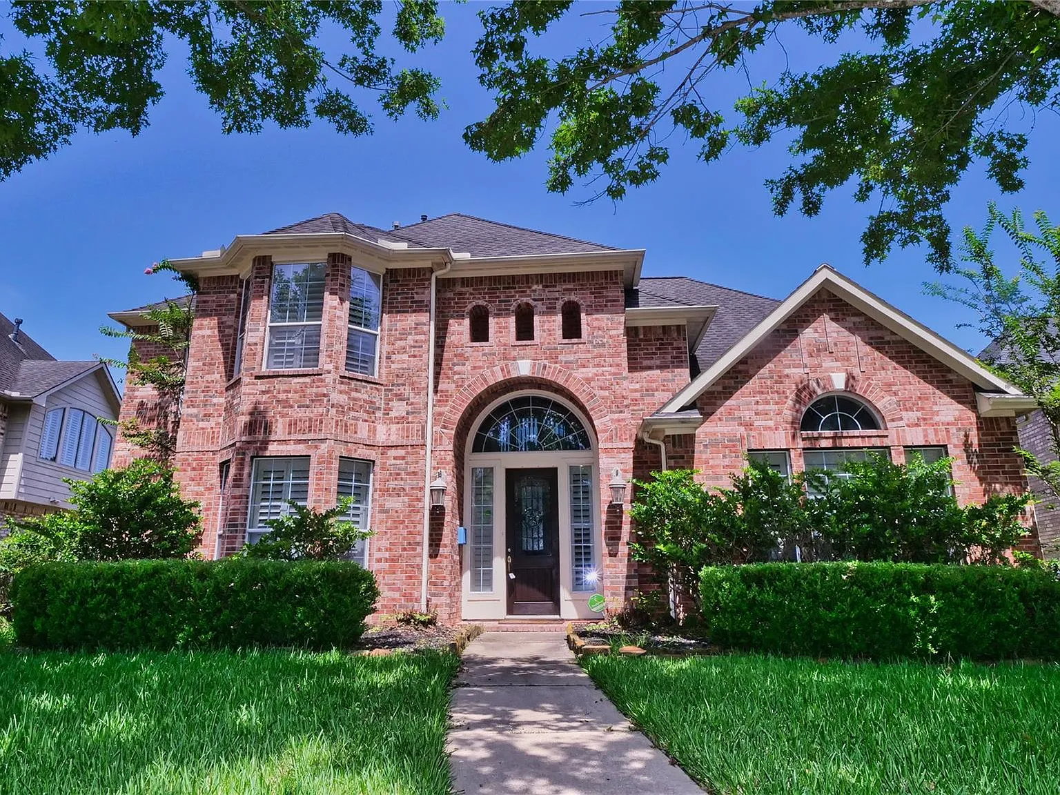 5 bed, 4.0 bath, 3854 sqft, $3,490 — Photo 1