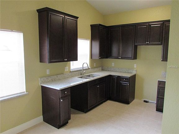 4th image of 242 Kings Pond Ave