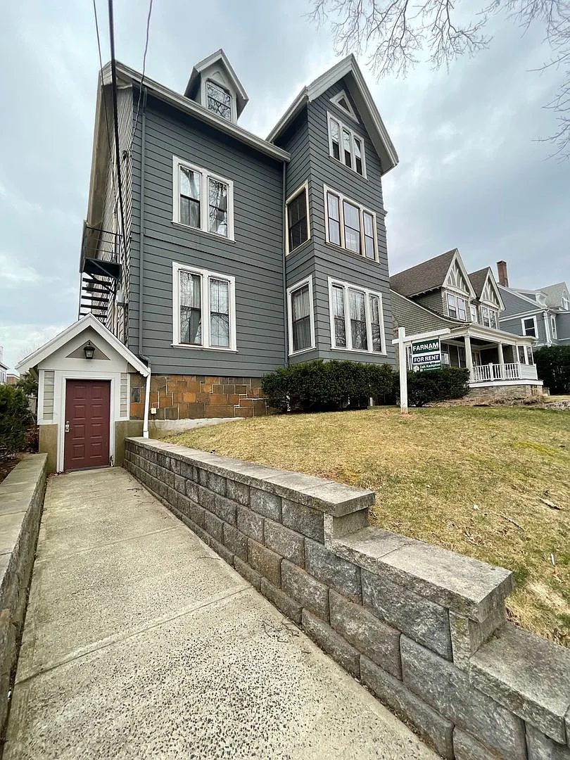 240 Edwards St. — Photo 4