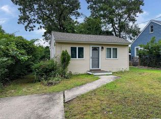 79 Queen Dr, Sound Beach, NY 11789