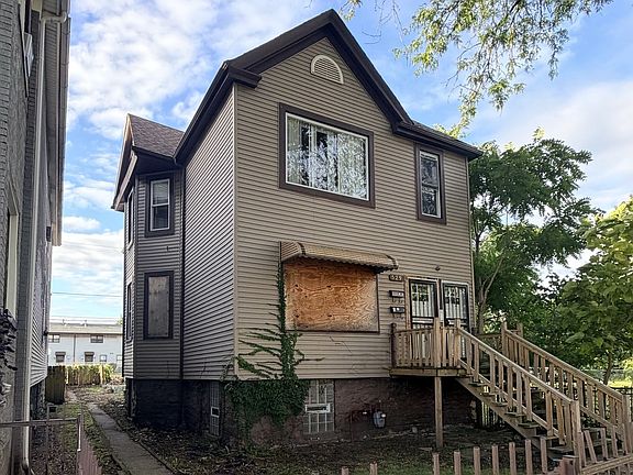 2nd image of 529 W Englewood Ave