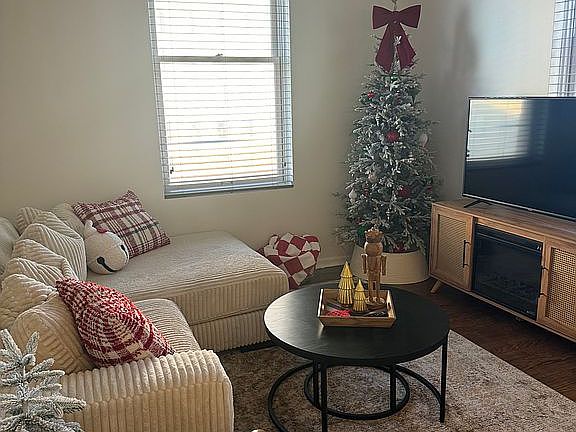 5th image of 100 N 12th St APT 901