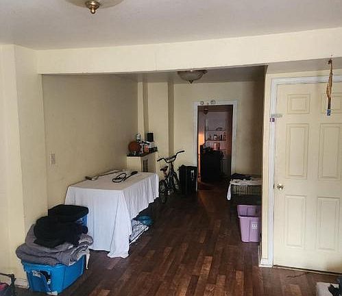 3rd image of 425 S Parrish St