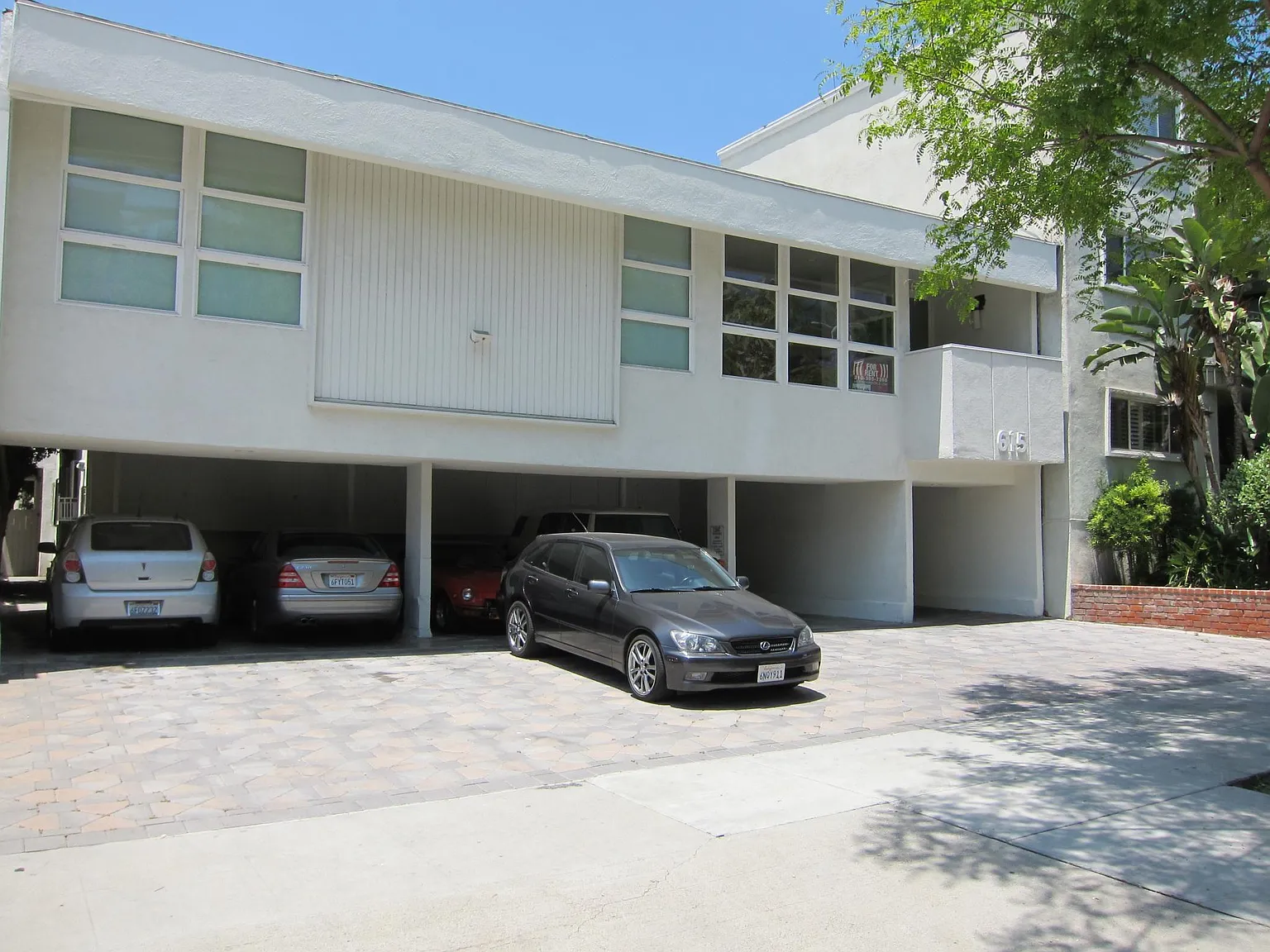 2 bed, 850 sqft, $3,195 — Photo 4