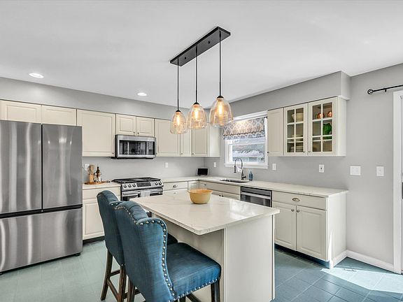 5th image of 2314 Firethorn Ln
