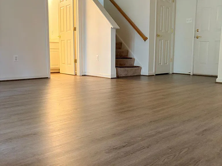 21784 Oakville Ter — Photo 13