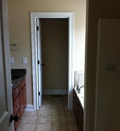 5th image of 239 Hayden Heady Cir