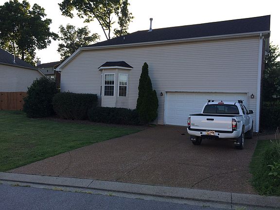 3rd image of 1400 Holmes Ct