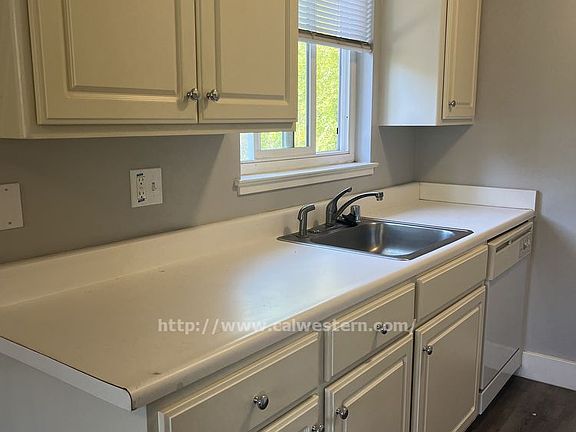3rd image of 1203 Parkington Ave APT 5