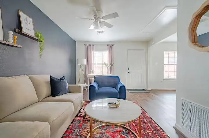 1912 Arbor St #3 — Photo 3