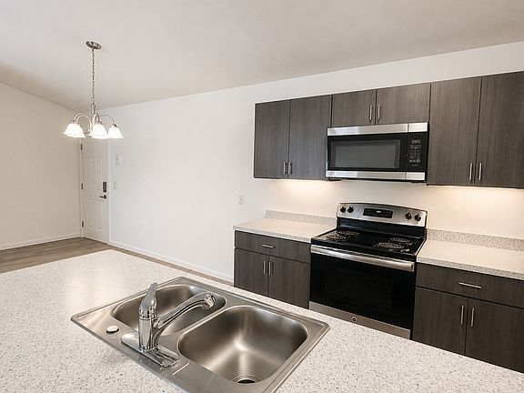 2nd image of 501-8 Gethings Cir