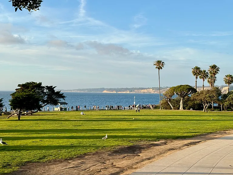 La Jolla Cove Park - 3 miles from condo