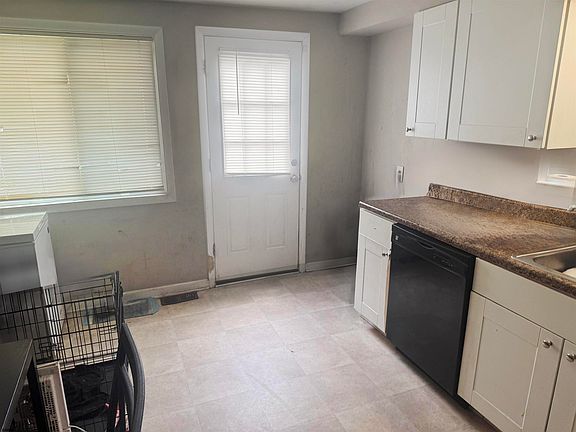 3rd image of 308 E Magnolia Ave