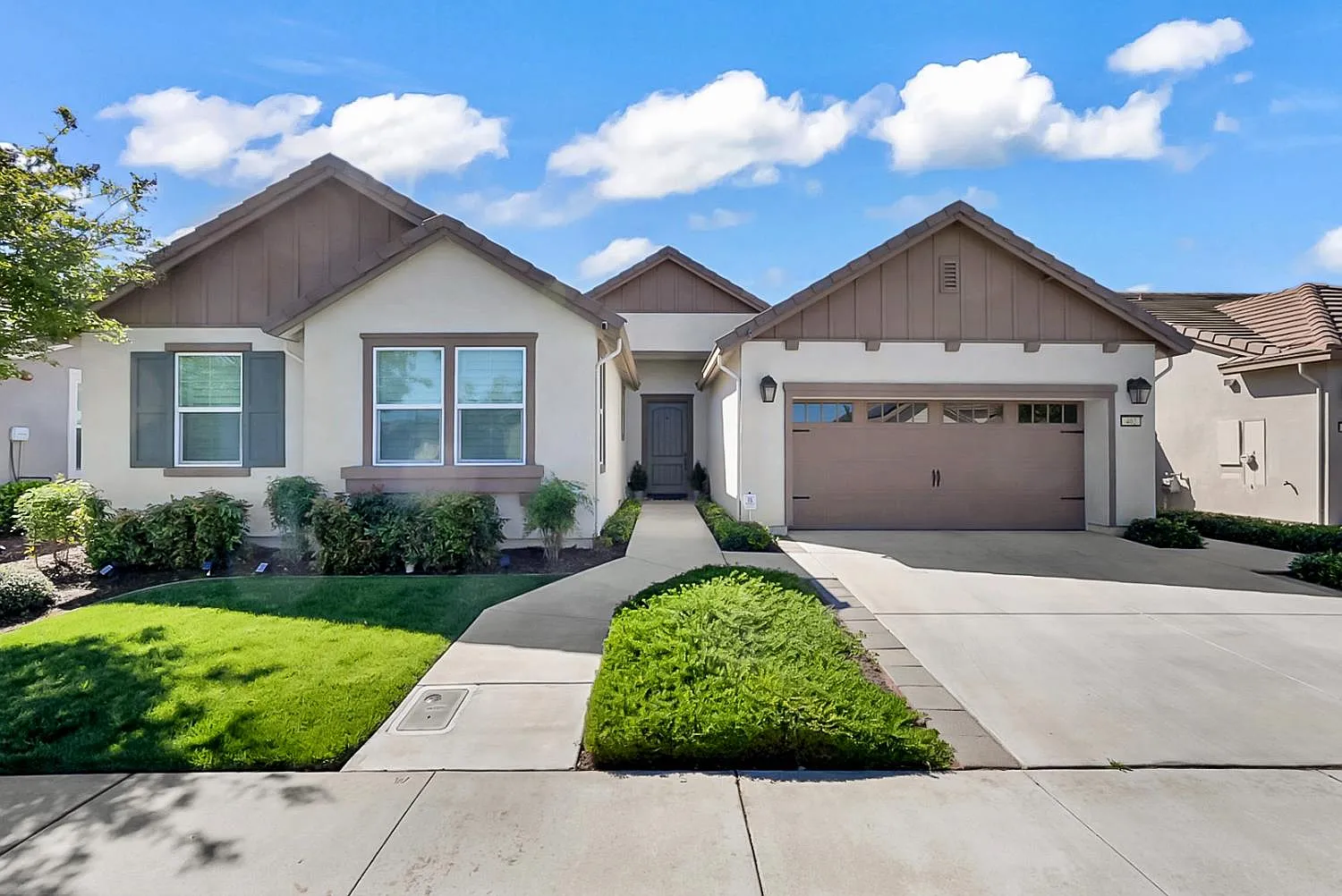 402 Jubilee Way photo 1
